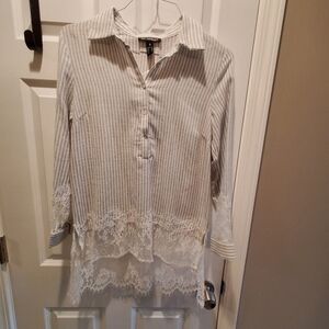 Piccadilly  Canada  sz 6. Grey white striped lightweight  , sheet lace blouse.